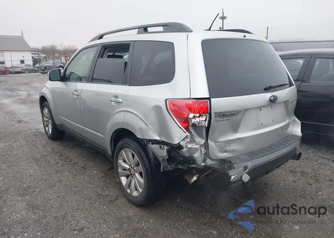 2011 Subaru Forester 2.5X Premium z USA, uszkodzony, nr VIN JF2SHADC3BG717242